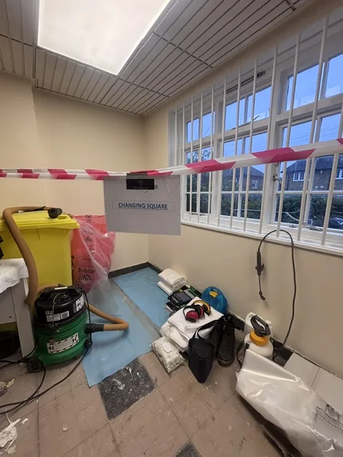 Asbestos floor tile and bitumen removal in South Lambeth